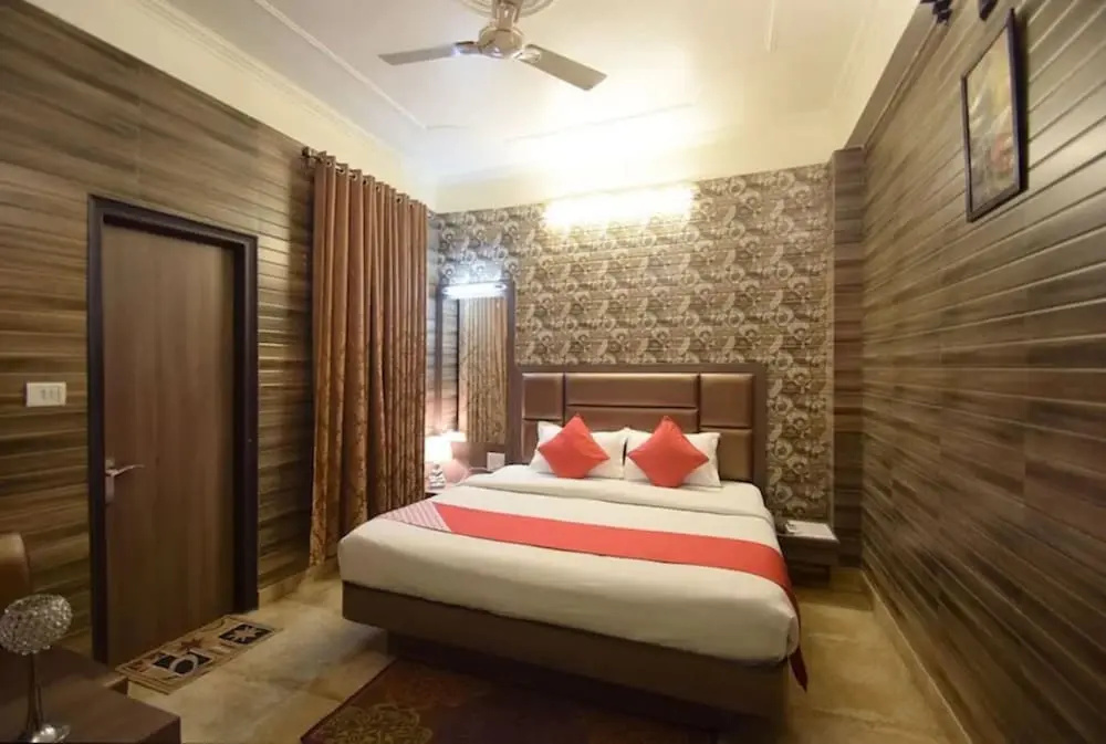 Goroomgo The Etiler Hotel