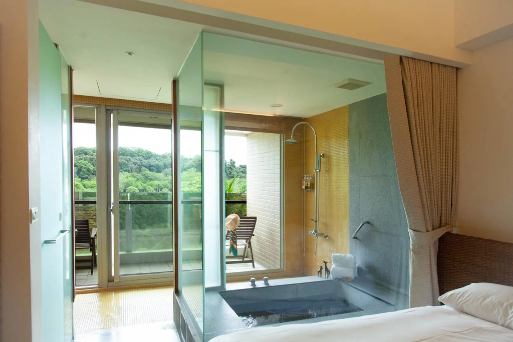 Deluxe Double room (full double bed)