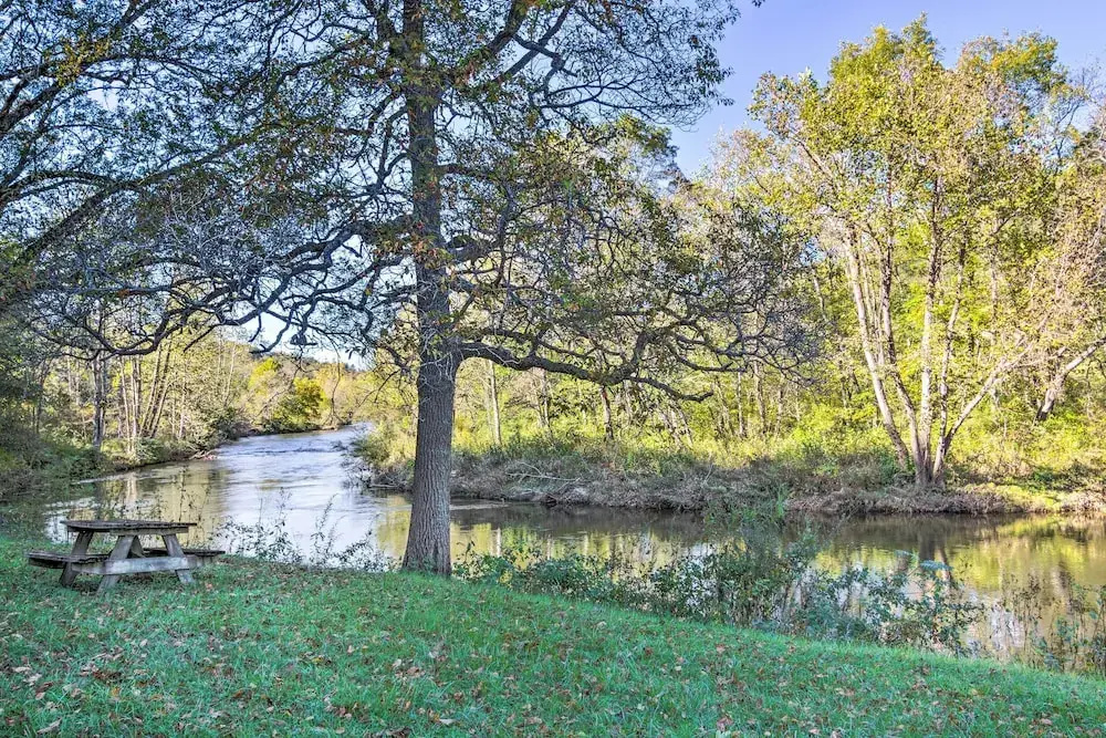 River Access + Mtn Views: Cullowhee Lodge!