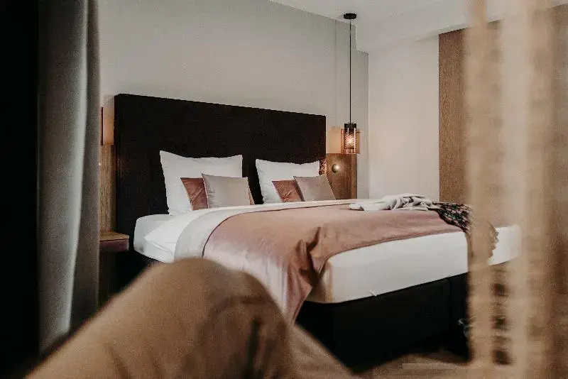Classic Double room with balcony (full double bed)