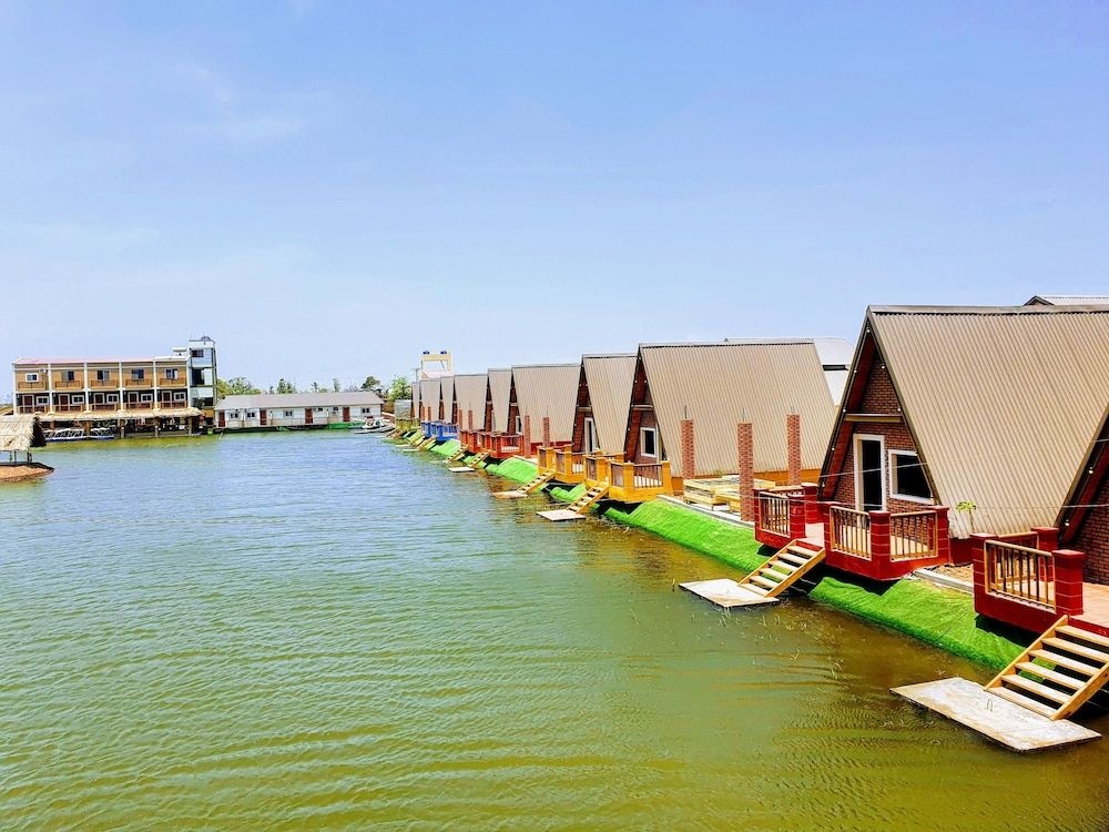 Beach & Waterfront