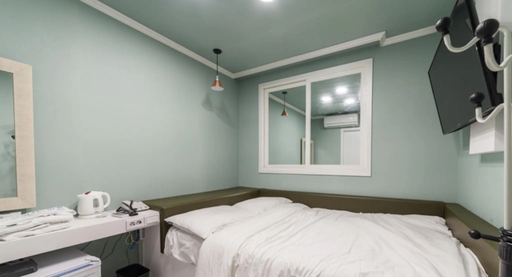 Standard Double room (full double bed)