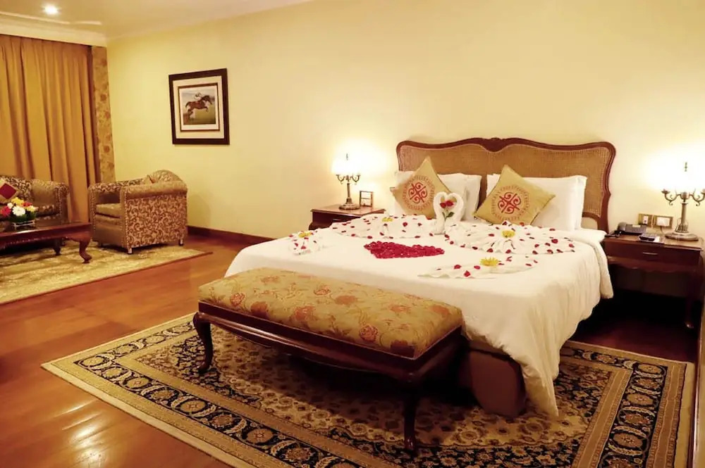 Royal Double Suite with city view full double bed