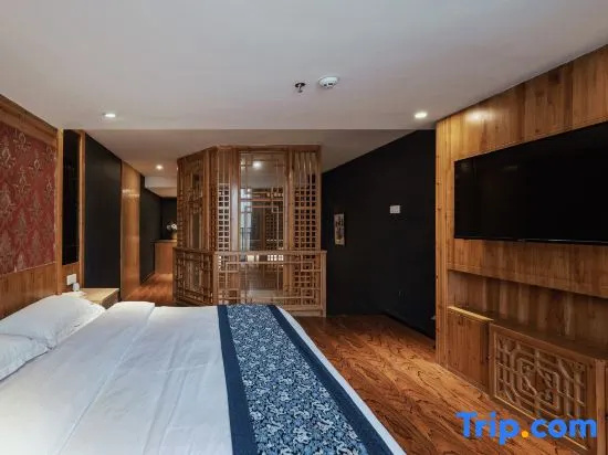 Luxury Suite