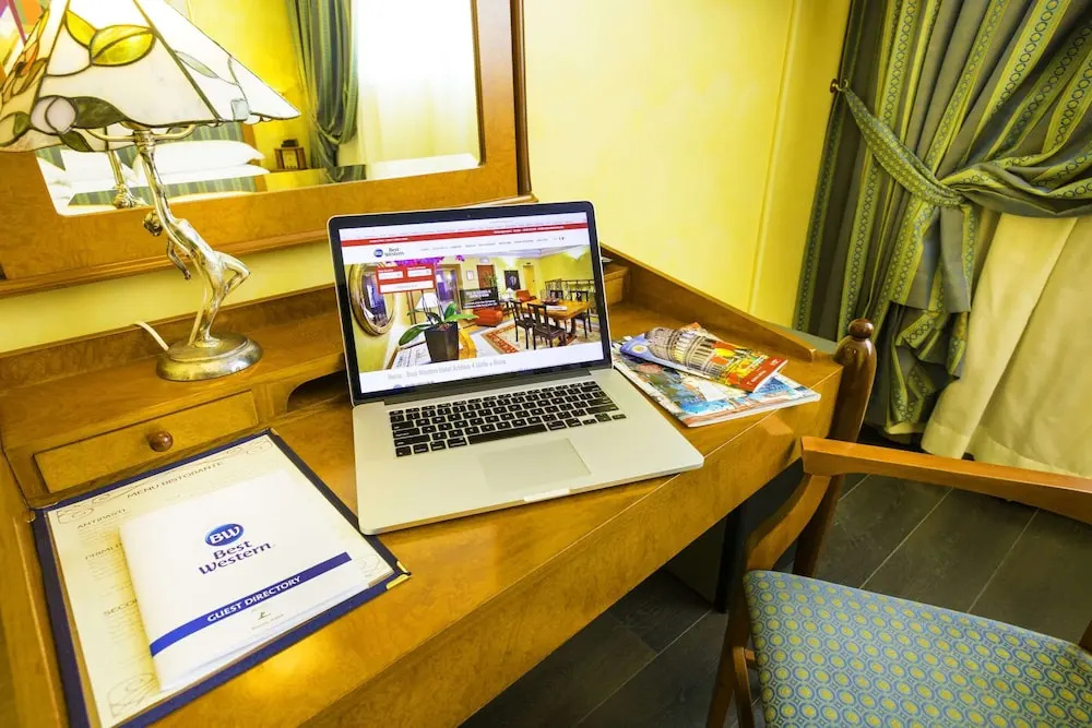 Deluxe Double room (full double bed) (bed type is subject to availability)