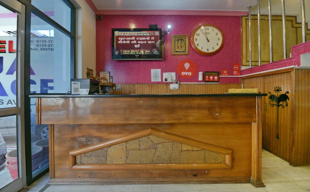 OYO 9963 Hotel Raja Palace