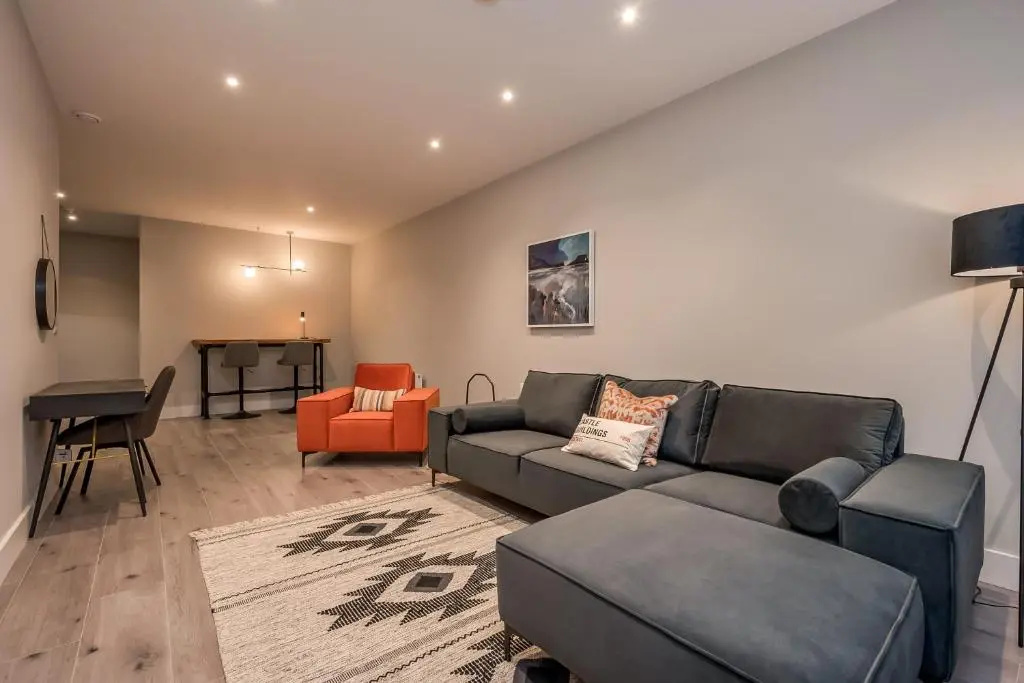 1 Bedroom Apartment
