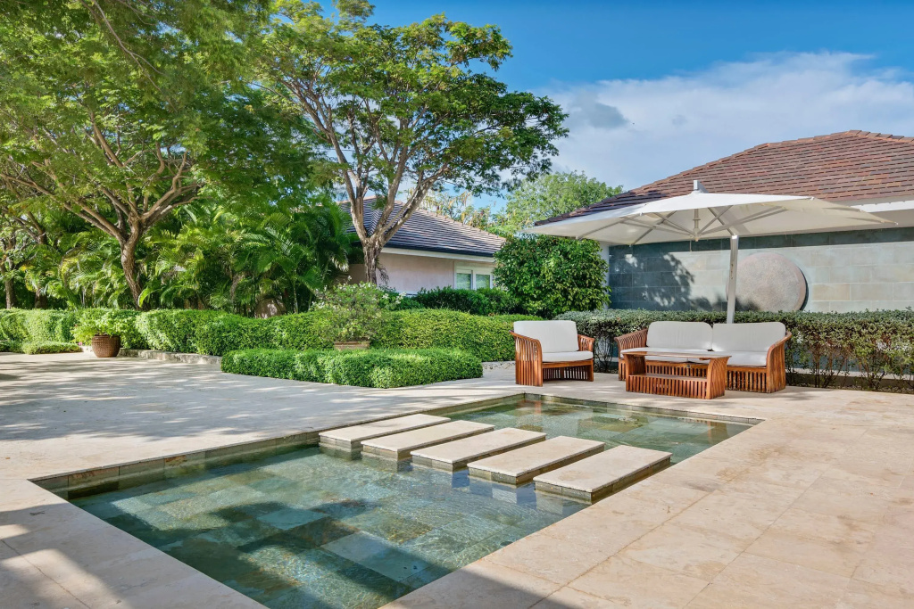 5BR Oceanfront Golf Estate w Pool Private Chef