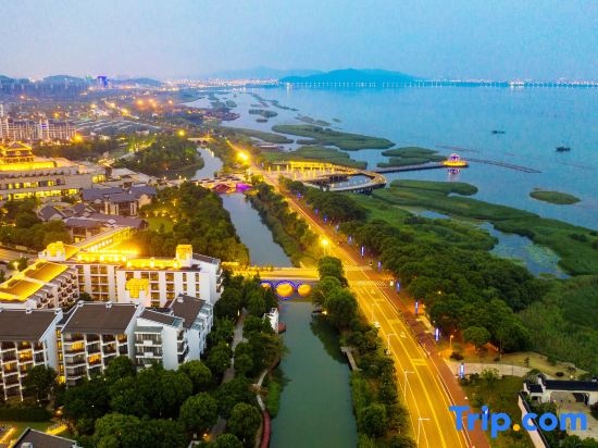 Beach & Waterfront