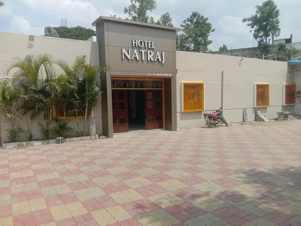 6 CR Hotel Natraj Aurangabad