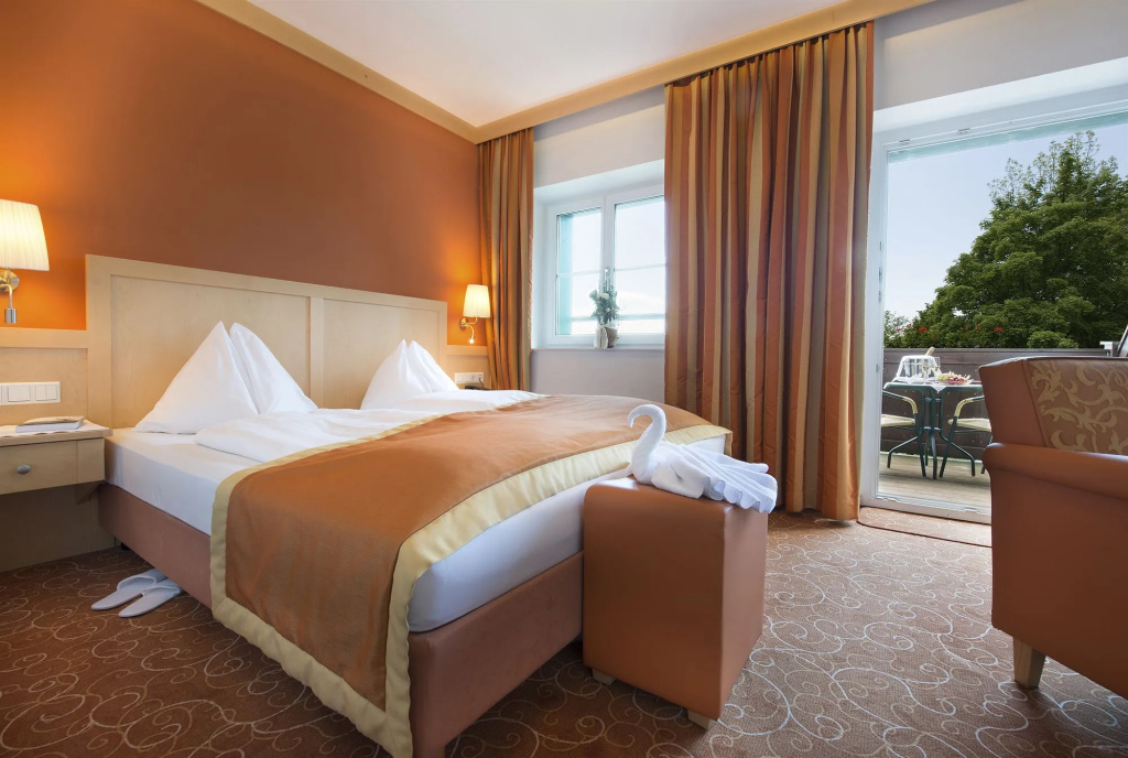 Romantik Hotel die Gersberg Alm mit Panorama über Salzburg und Outdoorpool ab Mai - Général