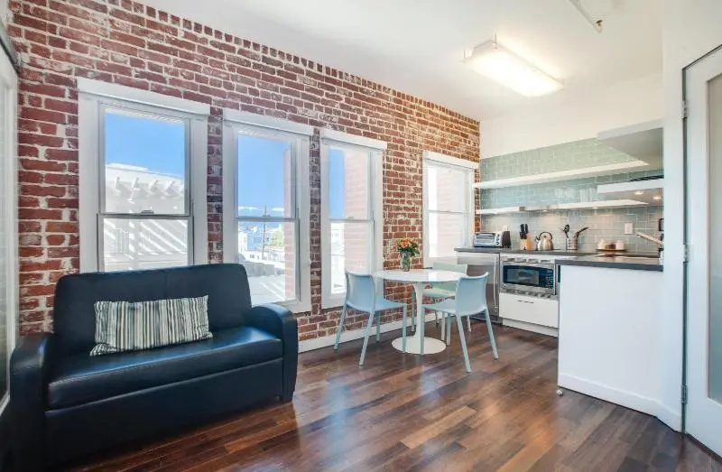 Venice Breeze Suites - Chambres