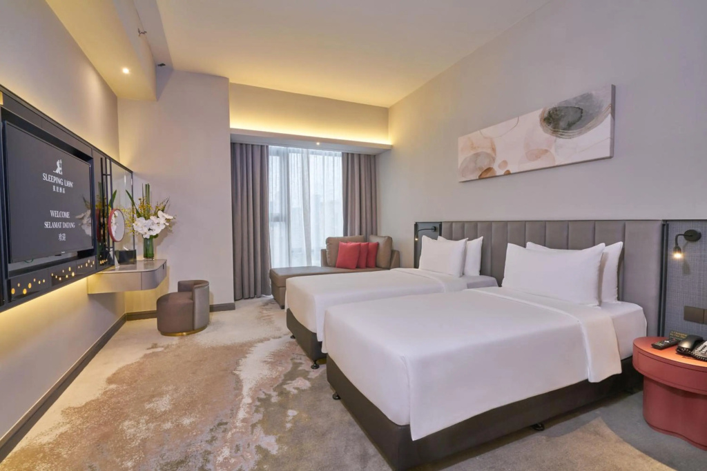 Sleeping Lion Suites — фото