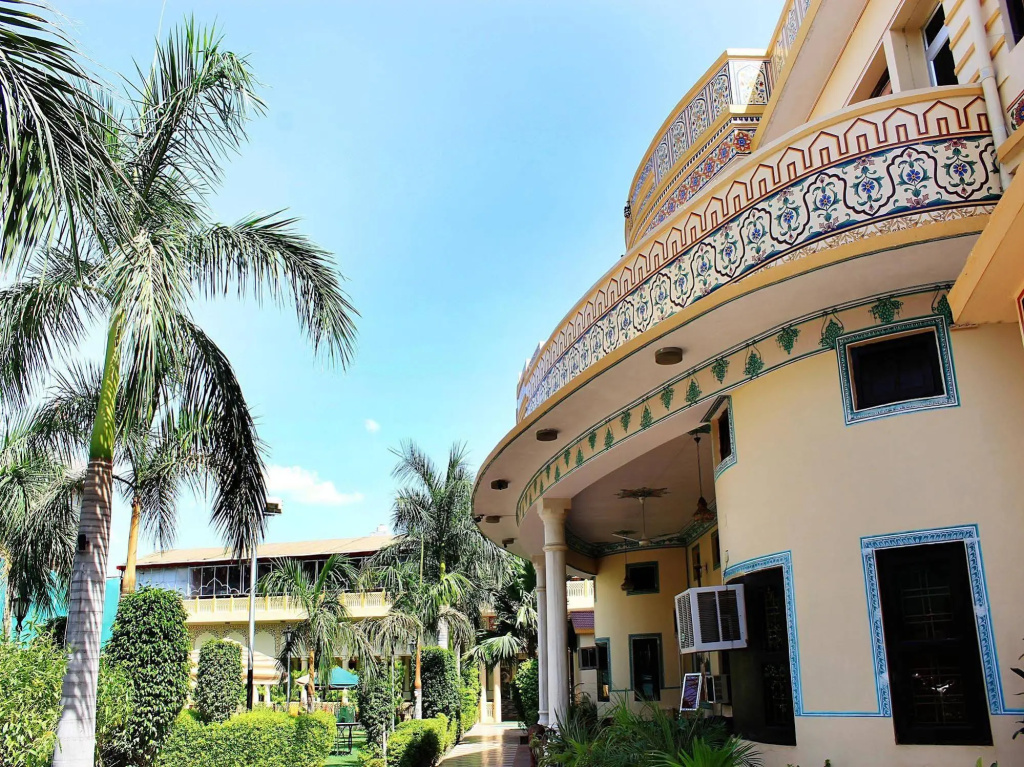 OYO 1995 Hotel Nirwana - Général
