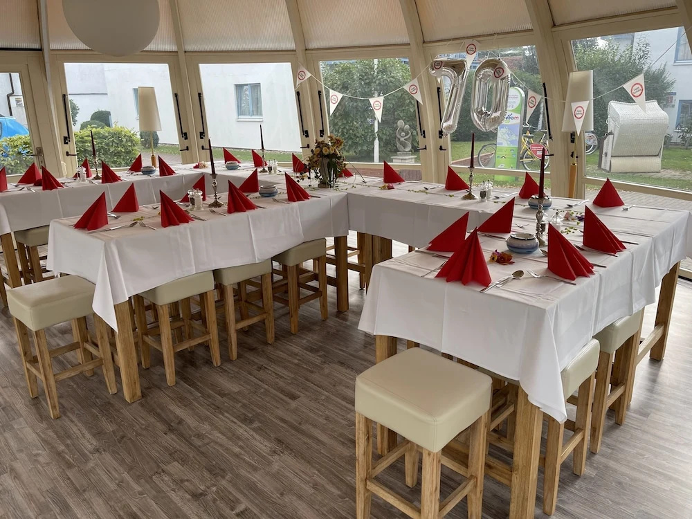 Food & Beverage