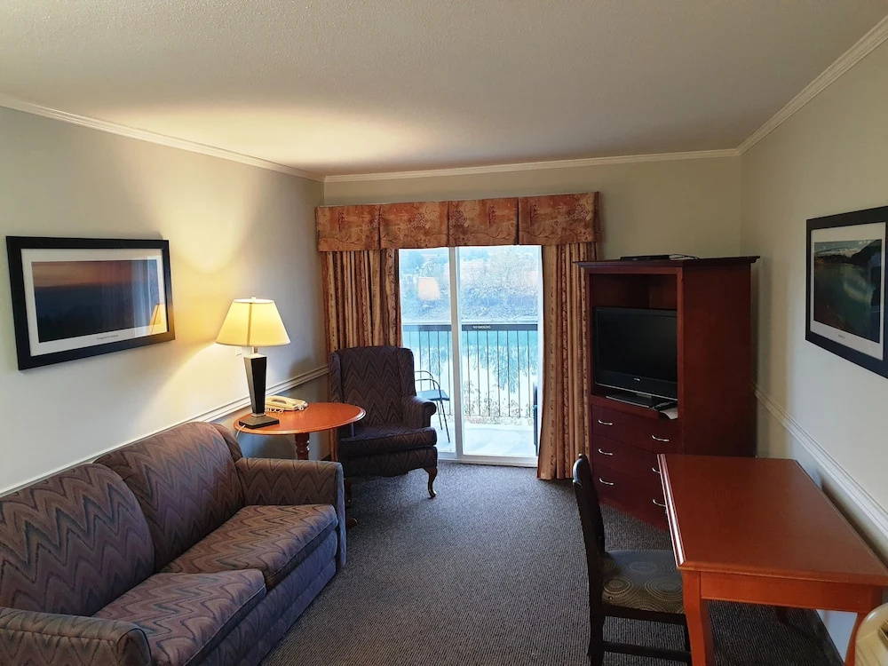 1 Bedroom Suite with river view