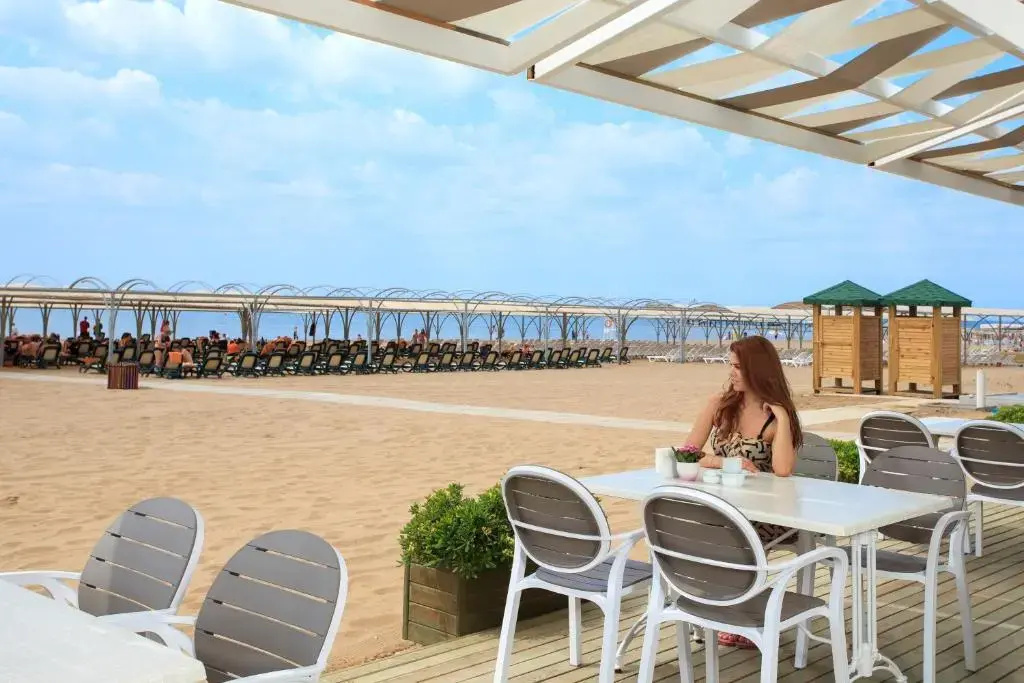 Beach & Waterfront