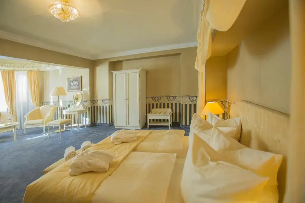 Deluxe Double room (full double bed)