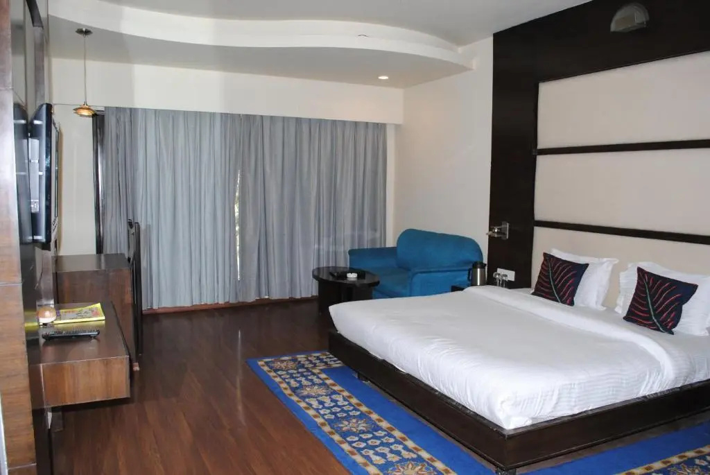 Deluxe Double room (full double bed)
