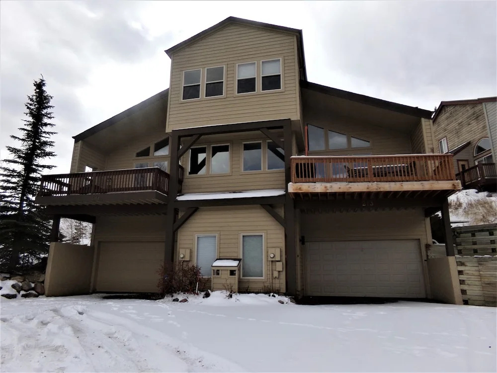 Prospector Village 4 Bed 3 Bath