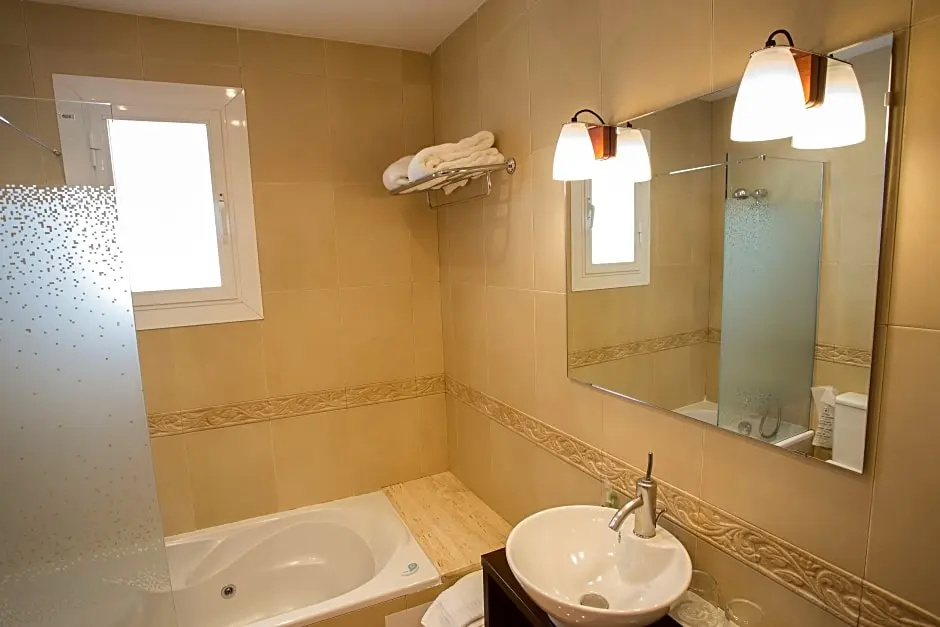 Standard Single Suite