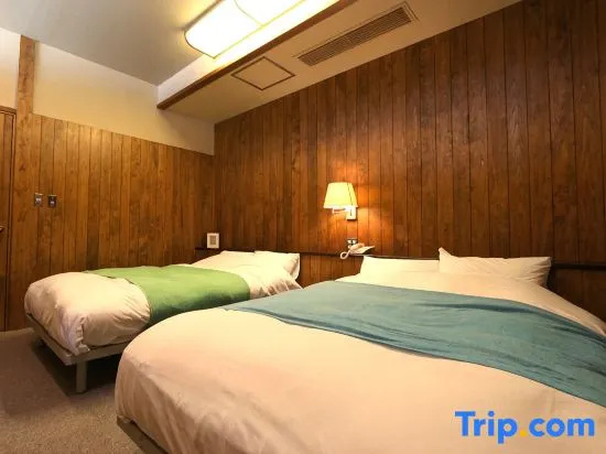 Standard room with mountain view