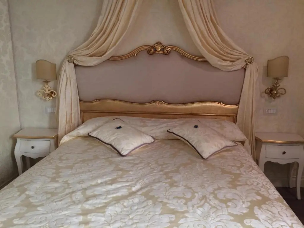 Double room (full double bed)