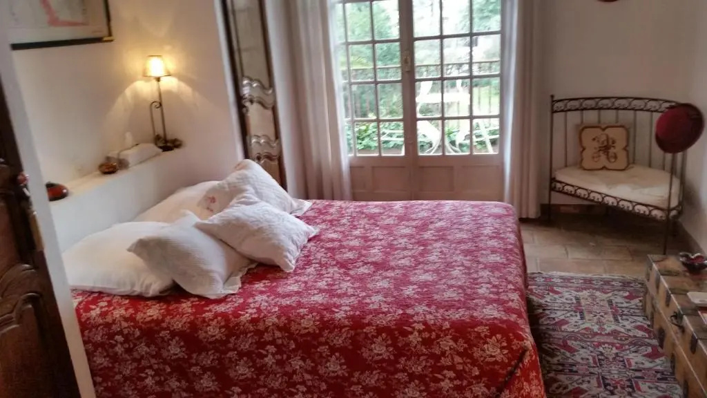 Standard Double room with garden view (full double bed)