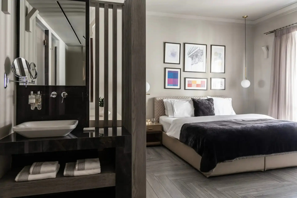 Superior Double room (full double bed)