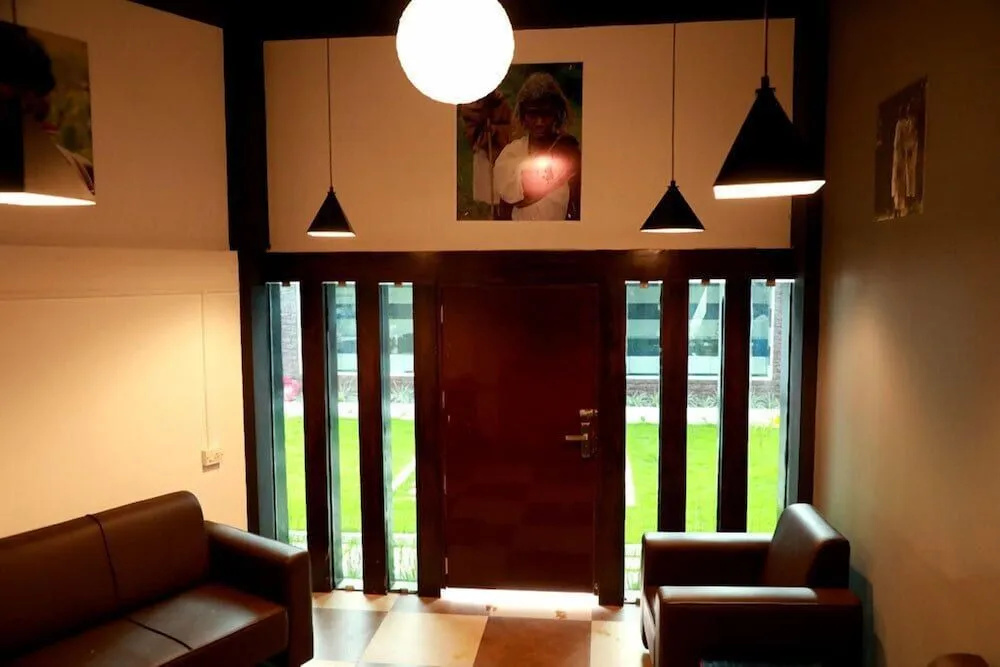 Lobby & Reception