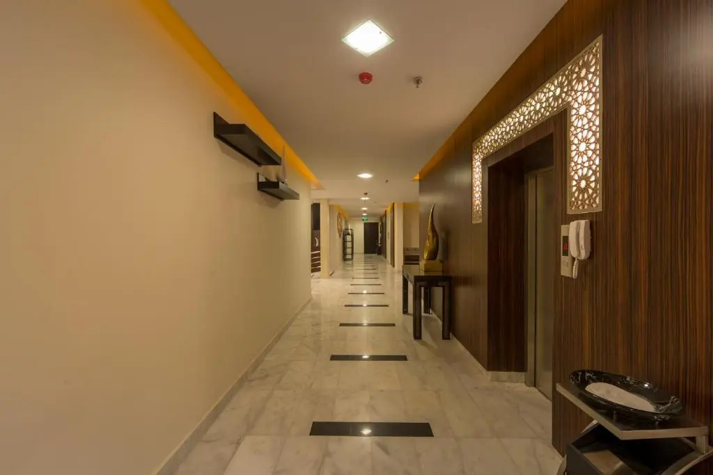 Lobby & Reception