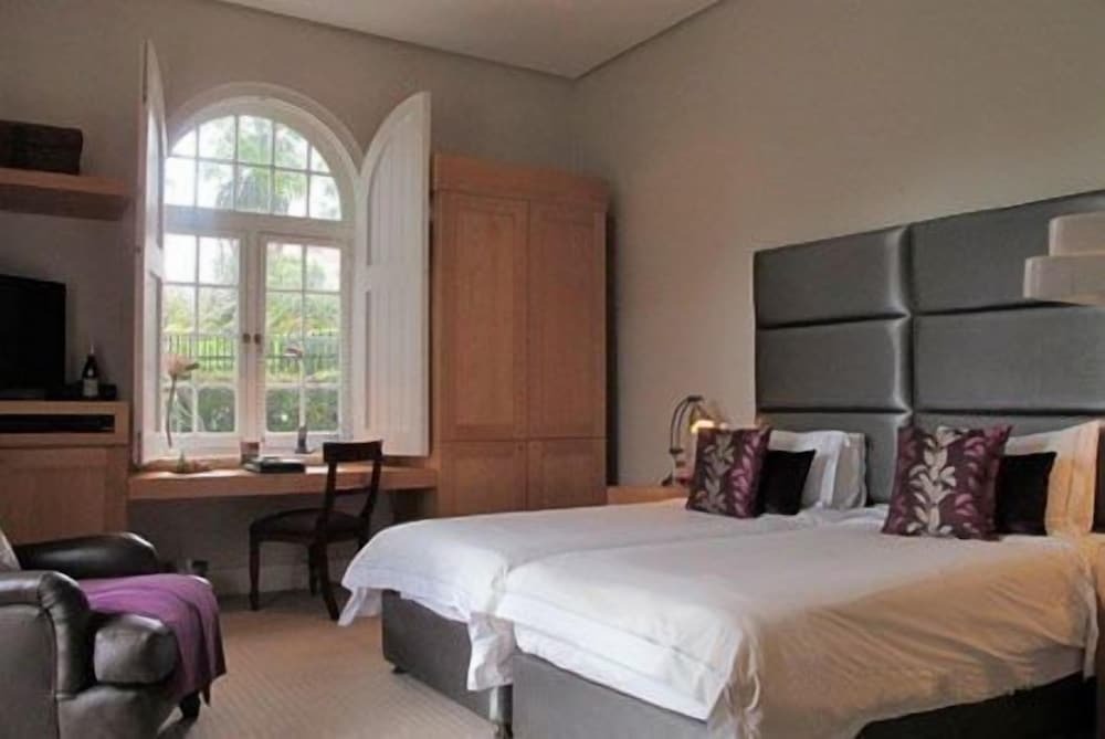 Four Rosmead Boutique Guest House by null