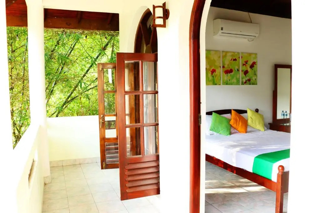 Standard Double room with balcony (full double bed)
