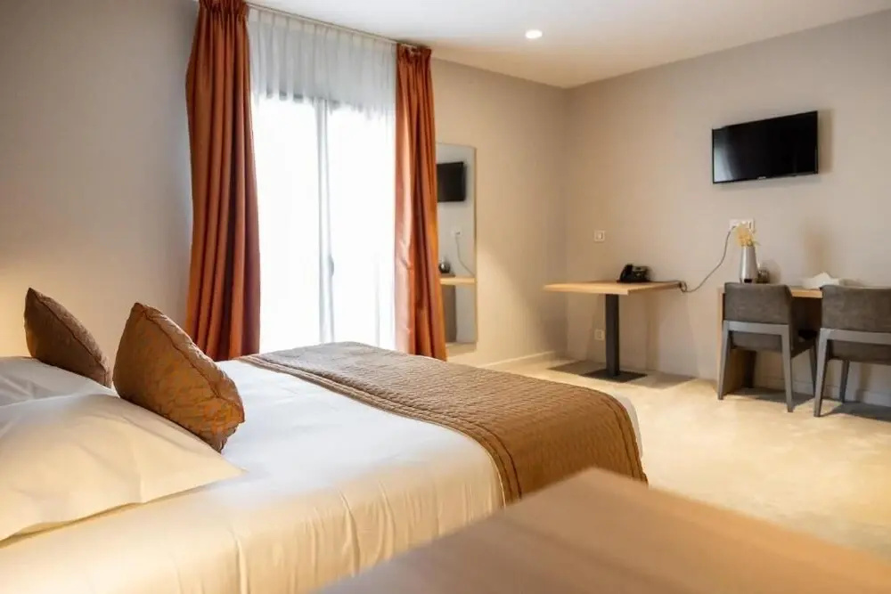 Comfort room with sea view