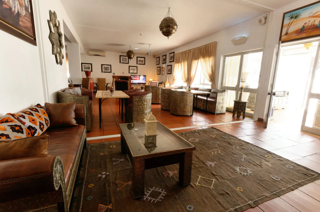 Lobby & Reception