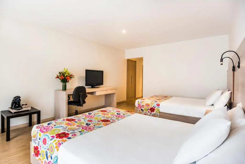 Hotel Rosales Plaza - Chambres