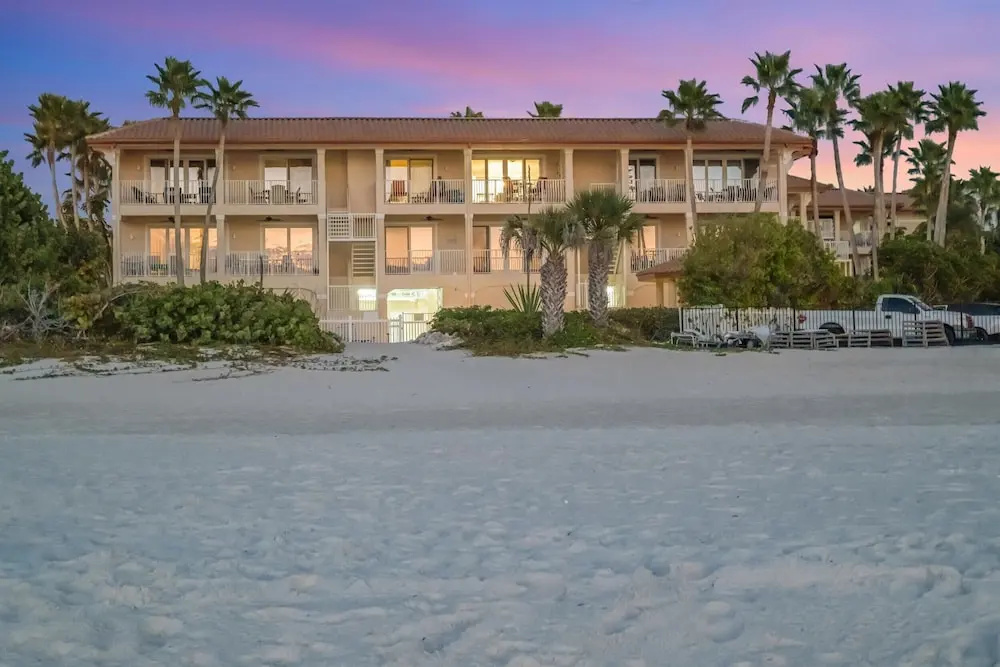 Oceanview 3B Condo w Beach Access Heated Pool