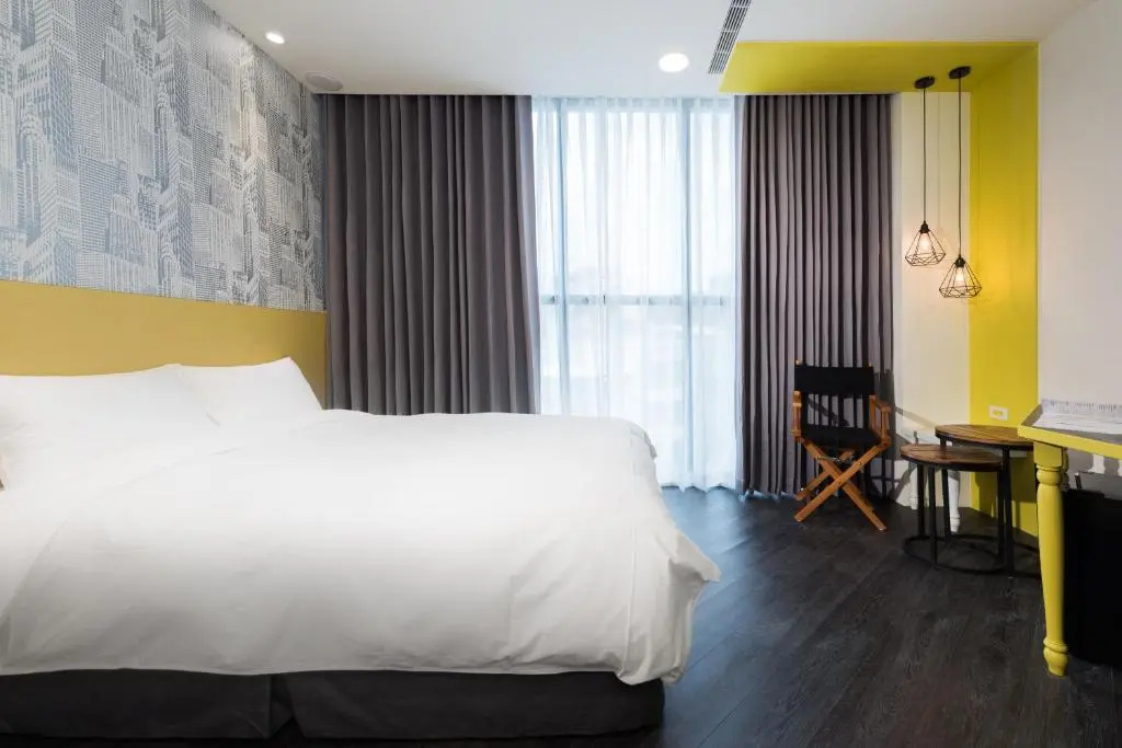 Deluxe Double room (full double bed)