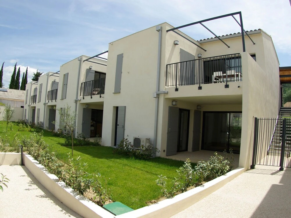 Air-Conditioned Apartment In Residence With Heated Pool Near Mont Ventoux 800M From The Village