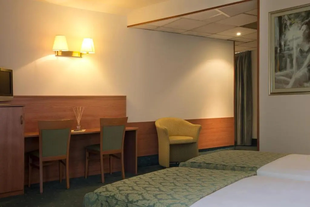 Double room (twin beds)