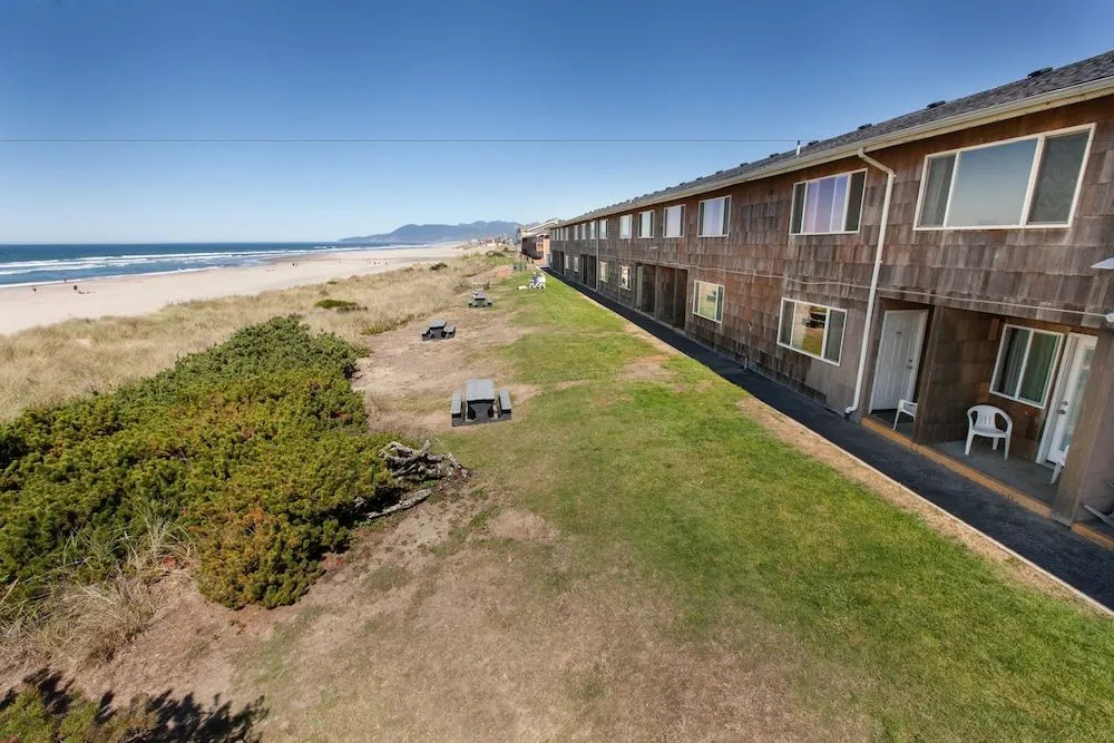 Silver Sands Motel