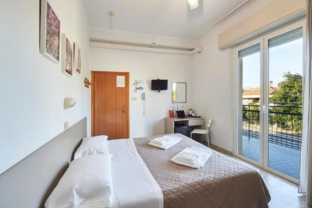 Superior Double room (full double bed)
