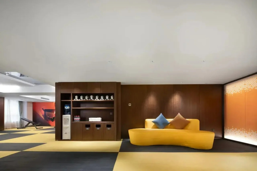 Lobby & Reception