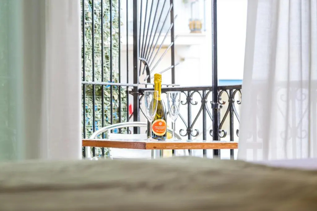 Deluxe Double room with sea view (full double bed)