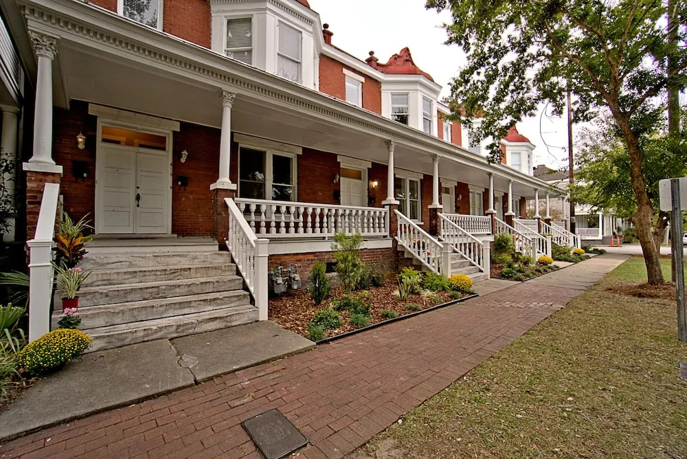Elegant Brick 2 BR in downtown Savannah