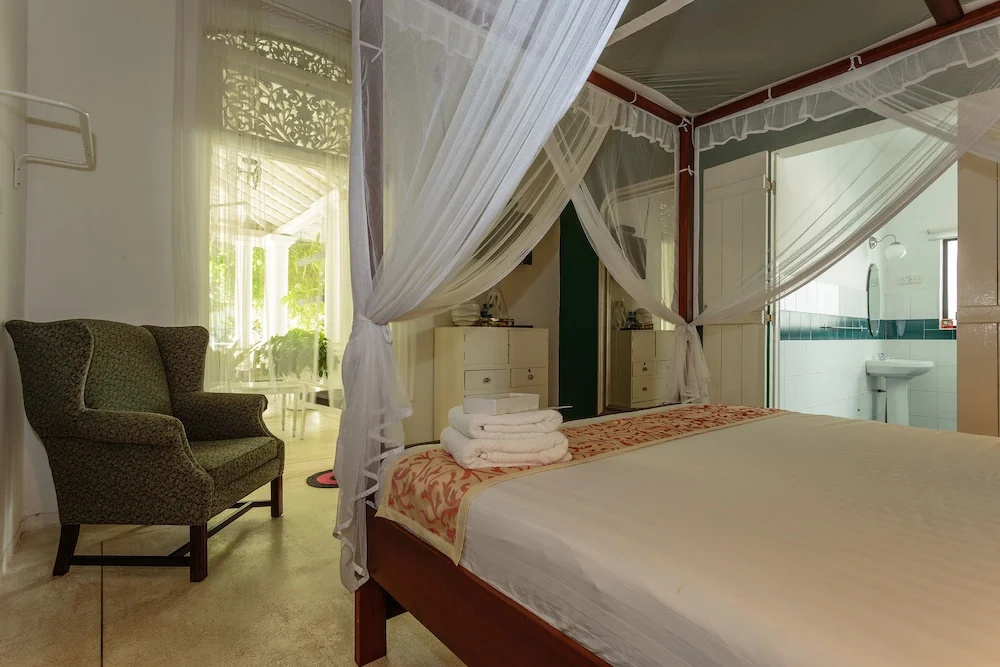 Royce Boutique Hotel