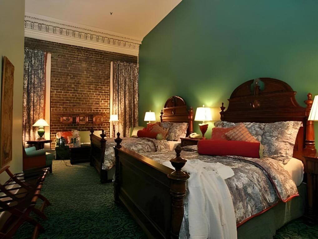East Bay Inn - Historic Inns of Savannah by null