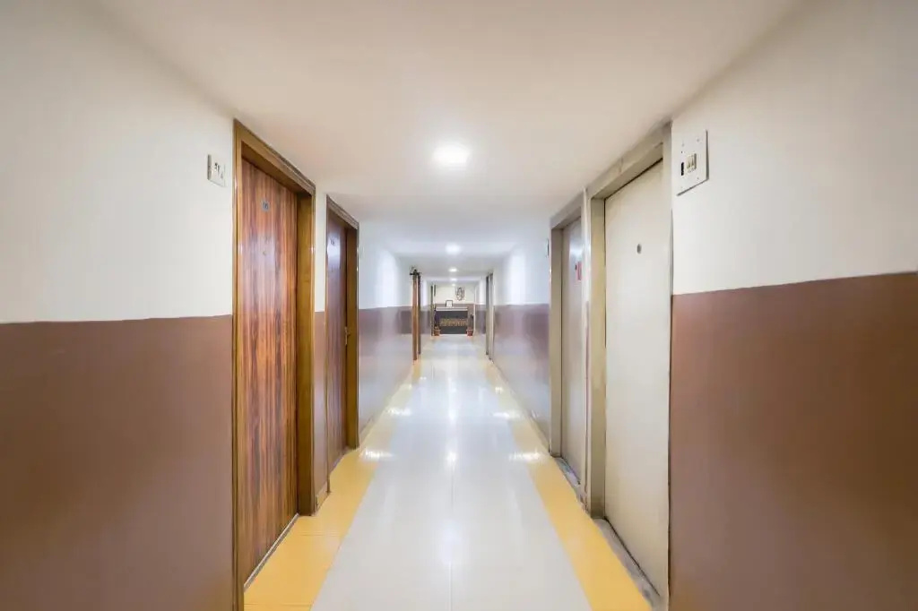 Krishna Hotel by OYO Rooms