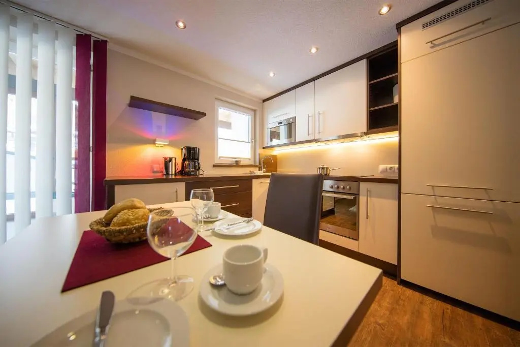 3 Bedrooms Apartment
