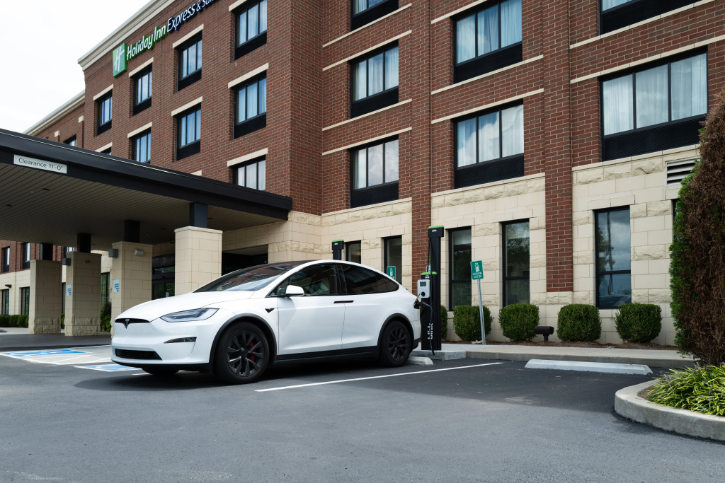 Holiday Inn Express & Suites Franklin - Berry Farms by IHG